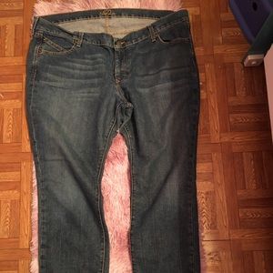 Old Navy Diva jeans like new sz 18